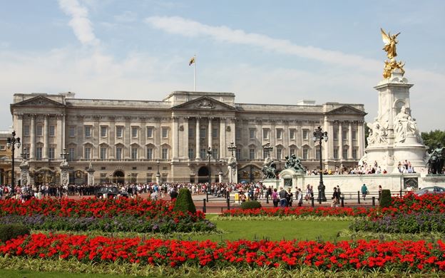 photograph of Buckingham Palace